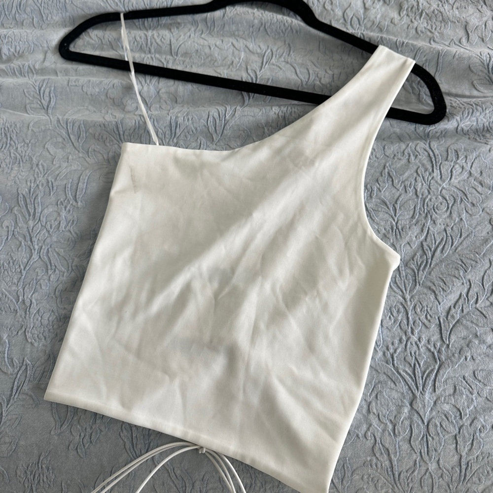One shoulder Top